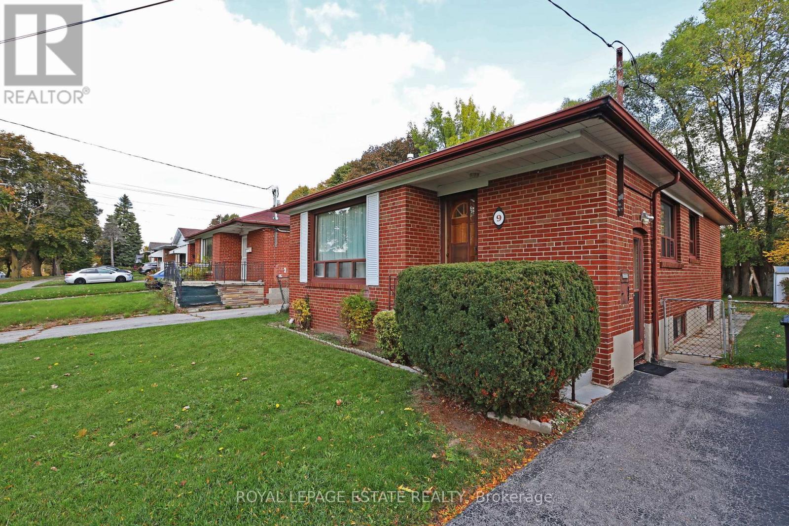 9 Peking Road, Toronto, Ontario  M1J 2X2 - Photo 3 - E12477524