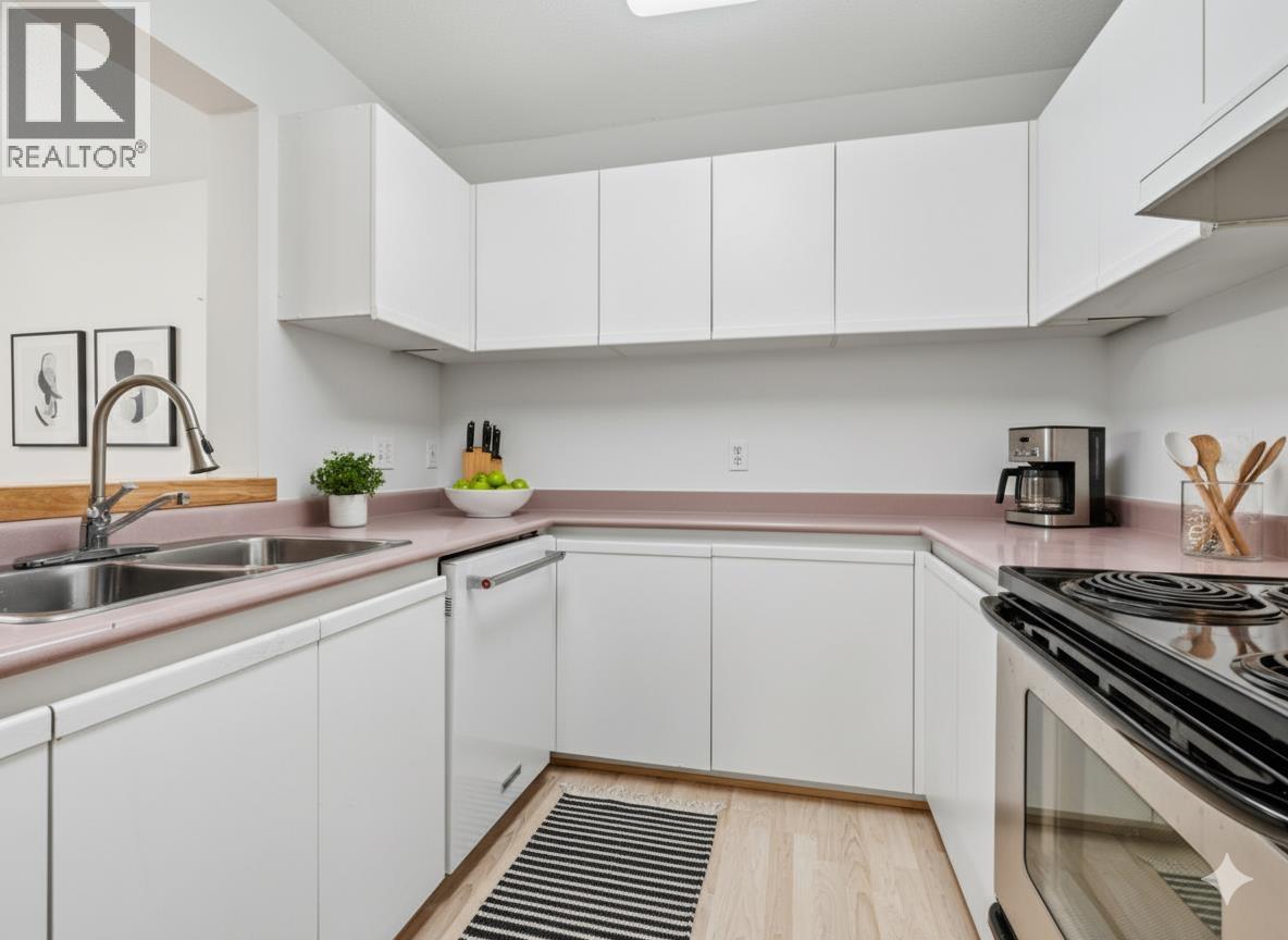 303 55 Blackberry Drive, New Westminster, British Columbia  V3L 5S7 - Photo 4 - R3061003