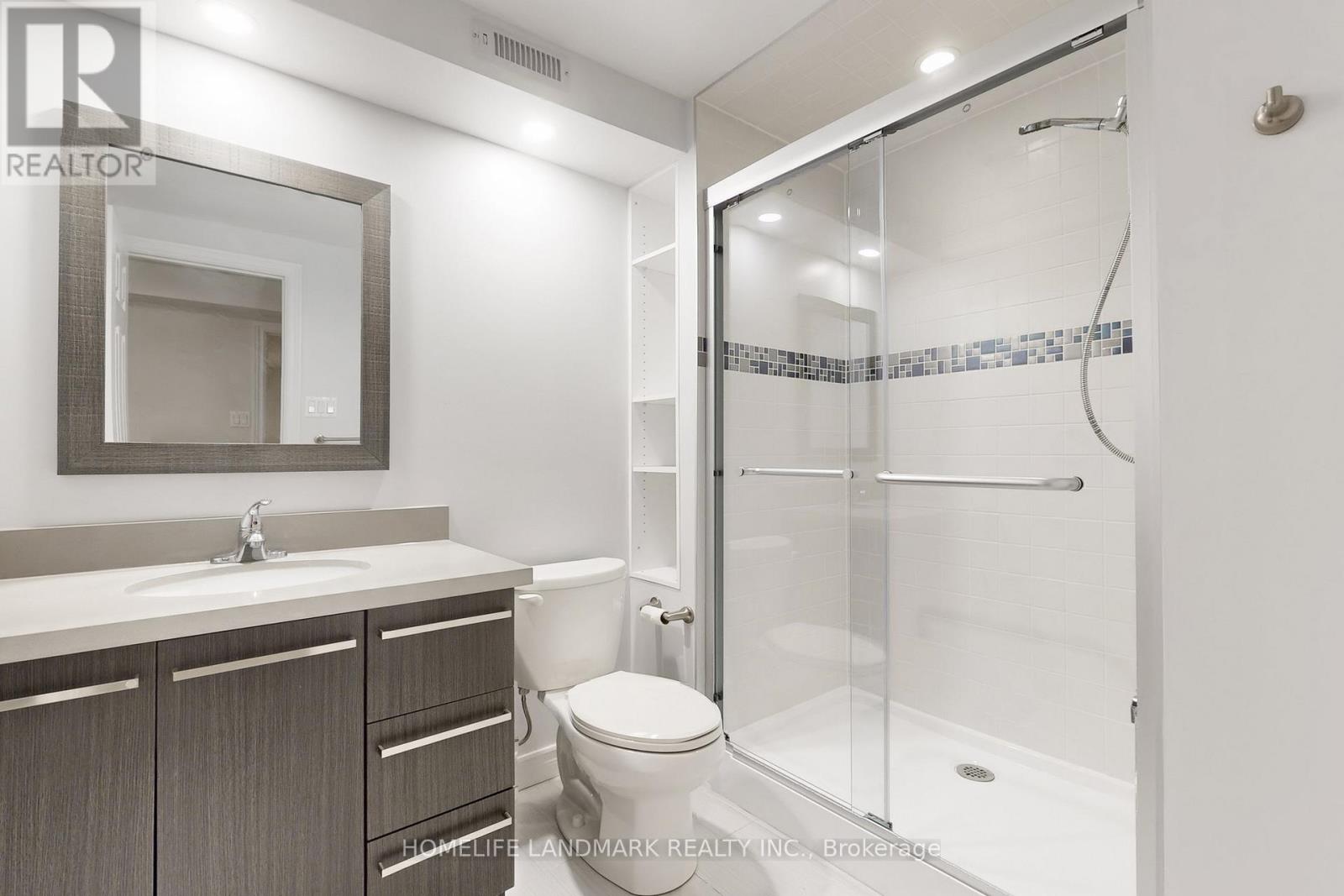 92 Barnwood Drive, Richmond Hill, Ontario  L4E 5A2 - Photo 11 - N12477528