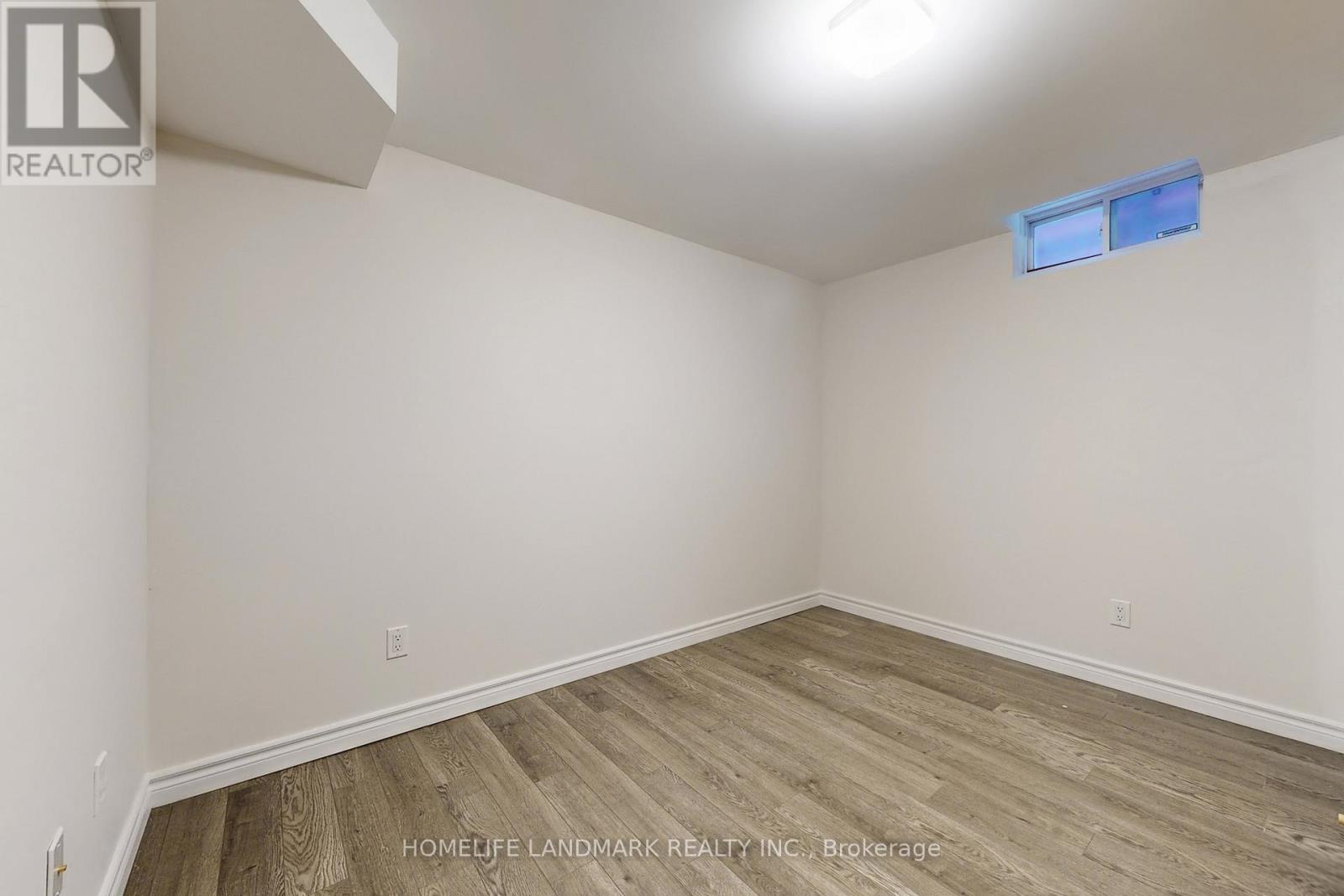 92 Barnwood Drive, Richmond Hill, Ontario  L4E 5A2 - Photo 9 - N12477528