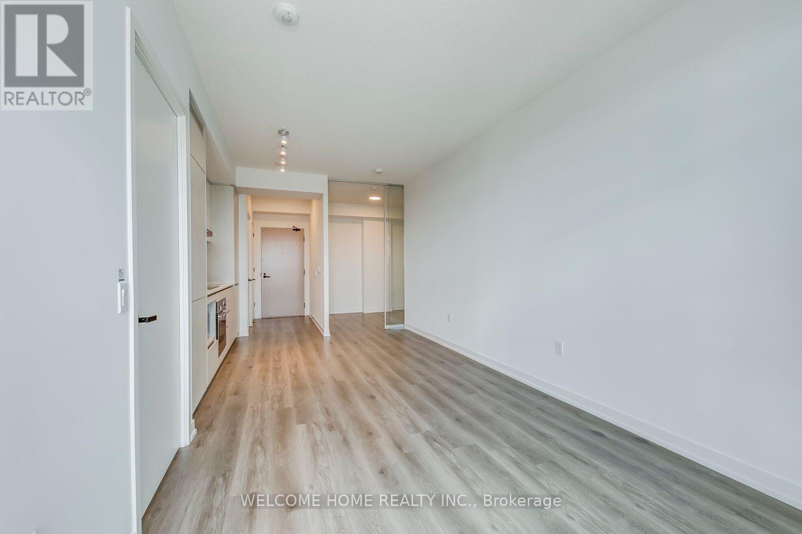 2706 - 28 Interchange Way, Vaughan, Ontario  L4K 0P8 - Photo 12 - N12477534