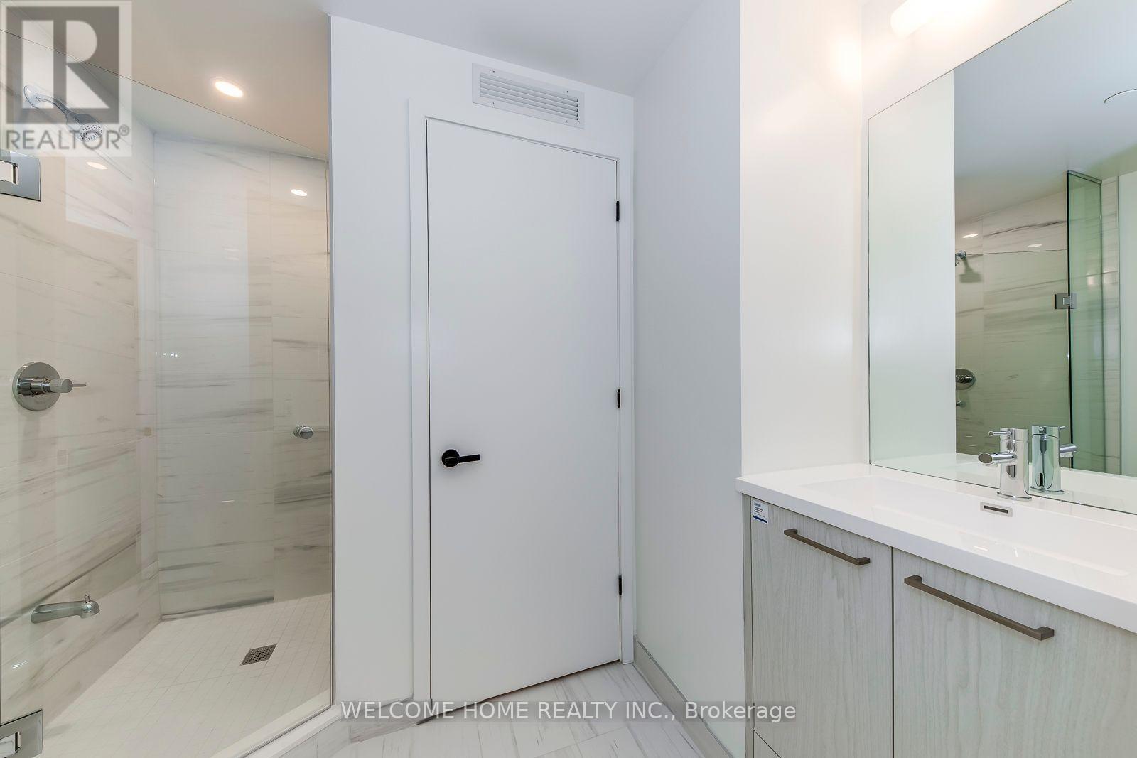 2706 - 28 Interchange Way, Vaughan, Ontario  L4K 0P8 - Photo 19 - N12477534