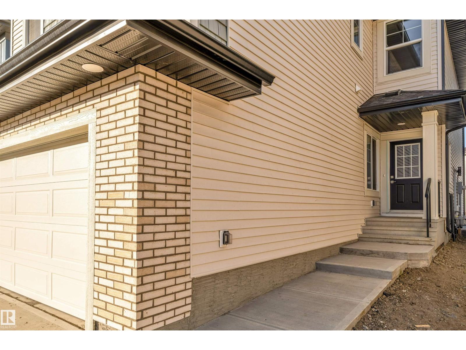 1524 11 Av Nw, Edmonton, Alberta  T6T 2W4 - Photo 3 - E4463148