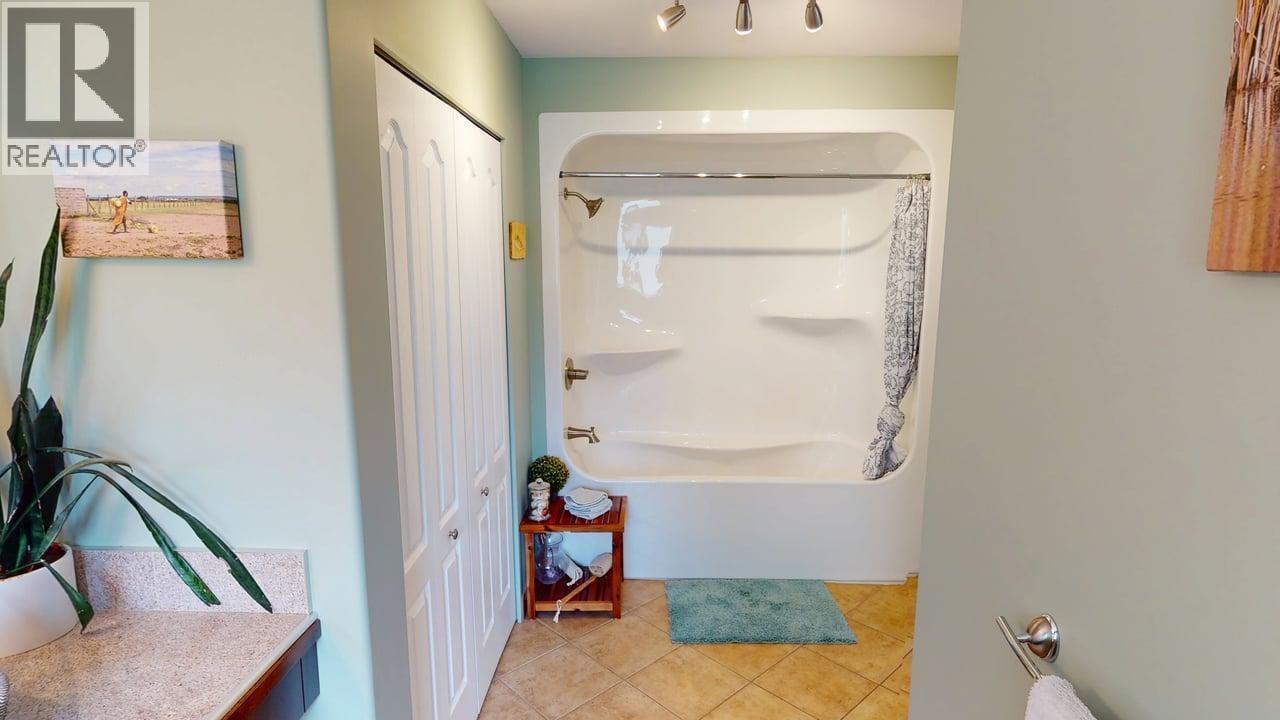 6323 Moose Point Drive, 100 Mile House, British Columbia  V0K 2K1 - Photo 26 - R3026188