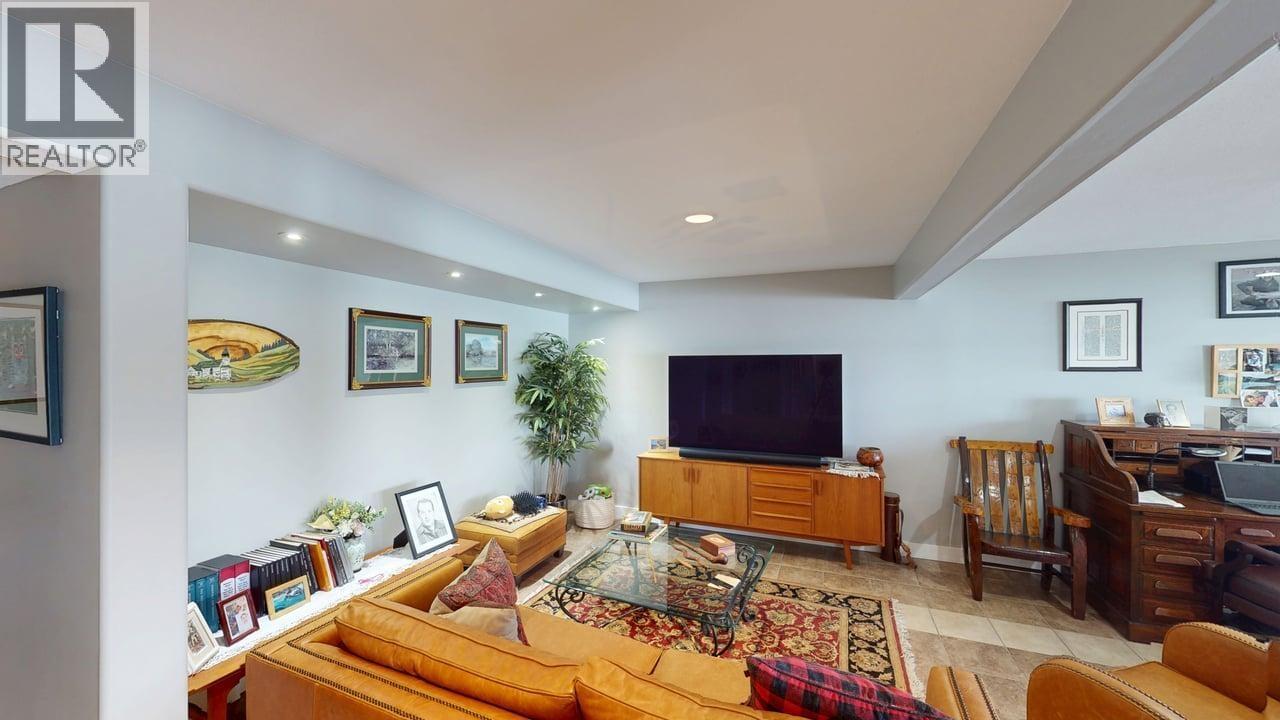 6323 Moose Point Drive, 100 Mile House, British Columbia  V0K 2K1 - Photo 27 - R3026188