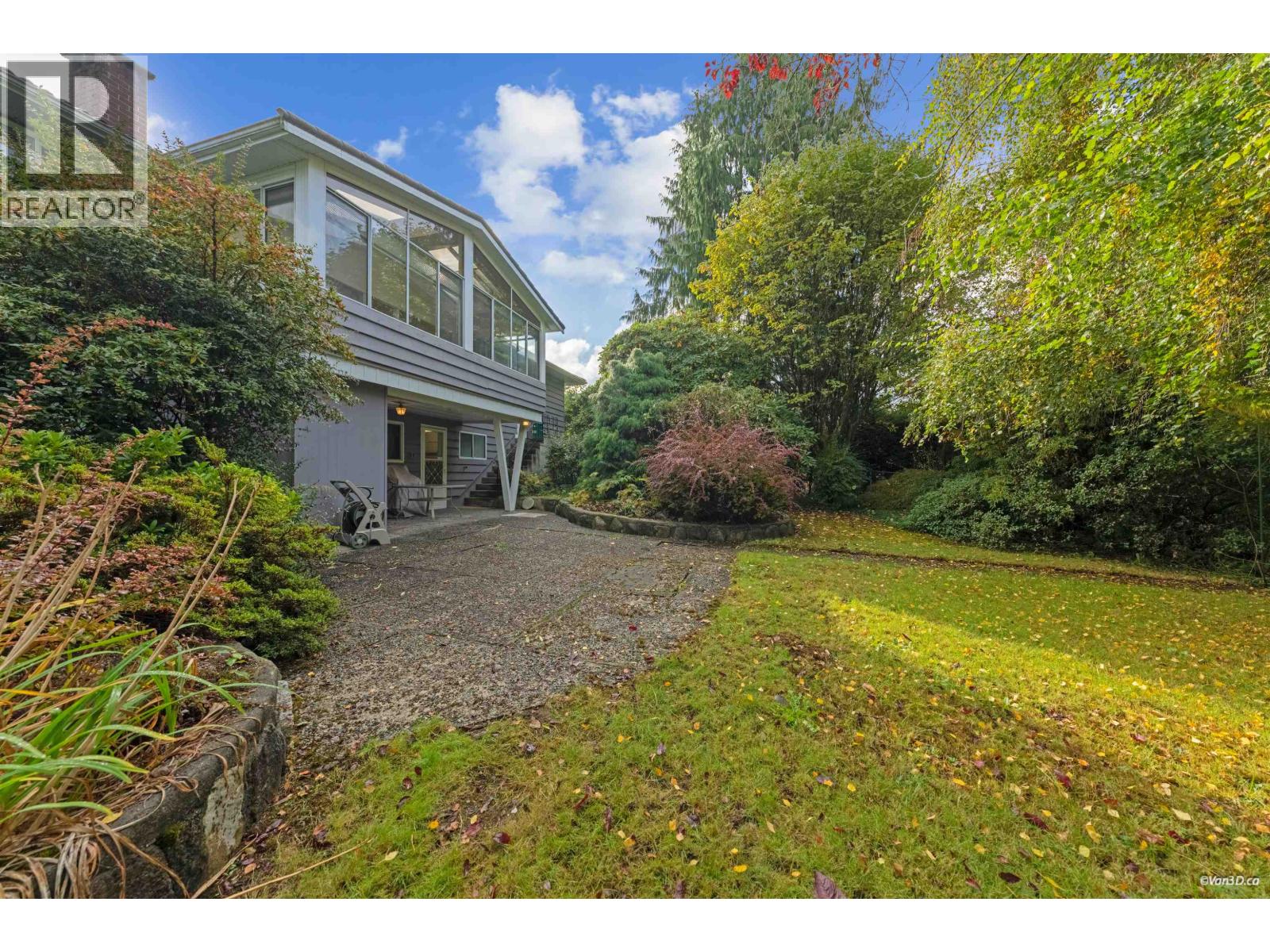 854 Kinsac Street, Coquitlam, British Columbia  V3J 4T7 - Photo 34 - R3061059