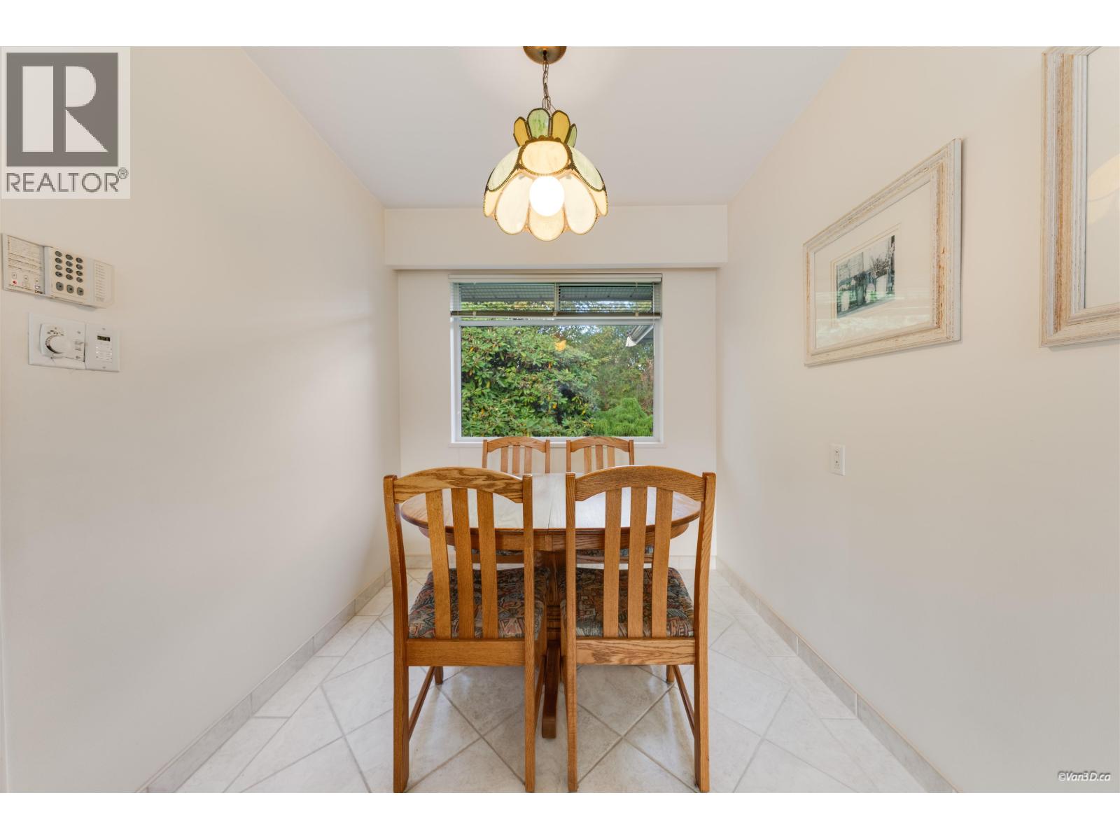 854 Kinsac Street, Coquitlam, British Columbia  V3J 4T7 - Photo 13 - R3061059
