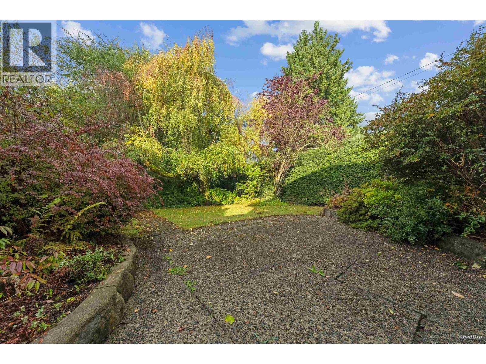 854 Kinsac Street, Coquitlam, British Columbia  V3J 4T7 - Photo 36 - R3061059
