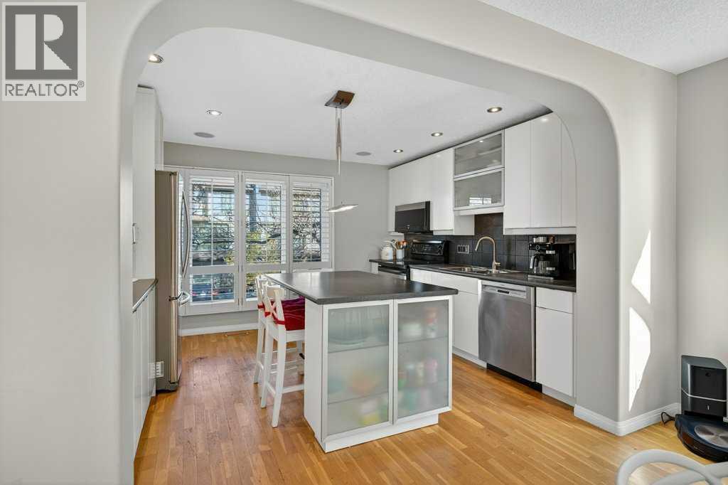 3839 Point Mckay Road Nw, Calgary, Alberta  T3B 4V7 - Photo 11 - A2264508