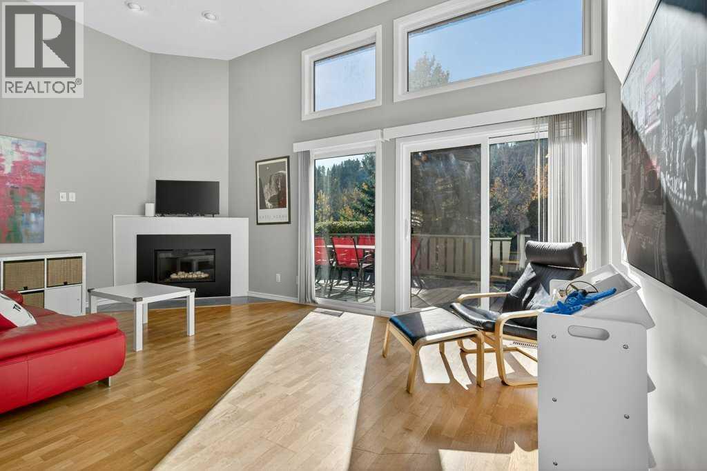 3839 Point Mckay Road Nw, Calgary, Alberta  T3B 4V7 - Photo 4 - A2264508