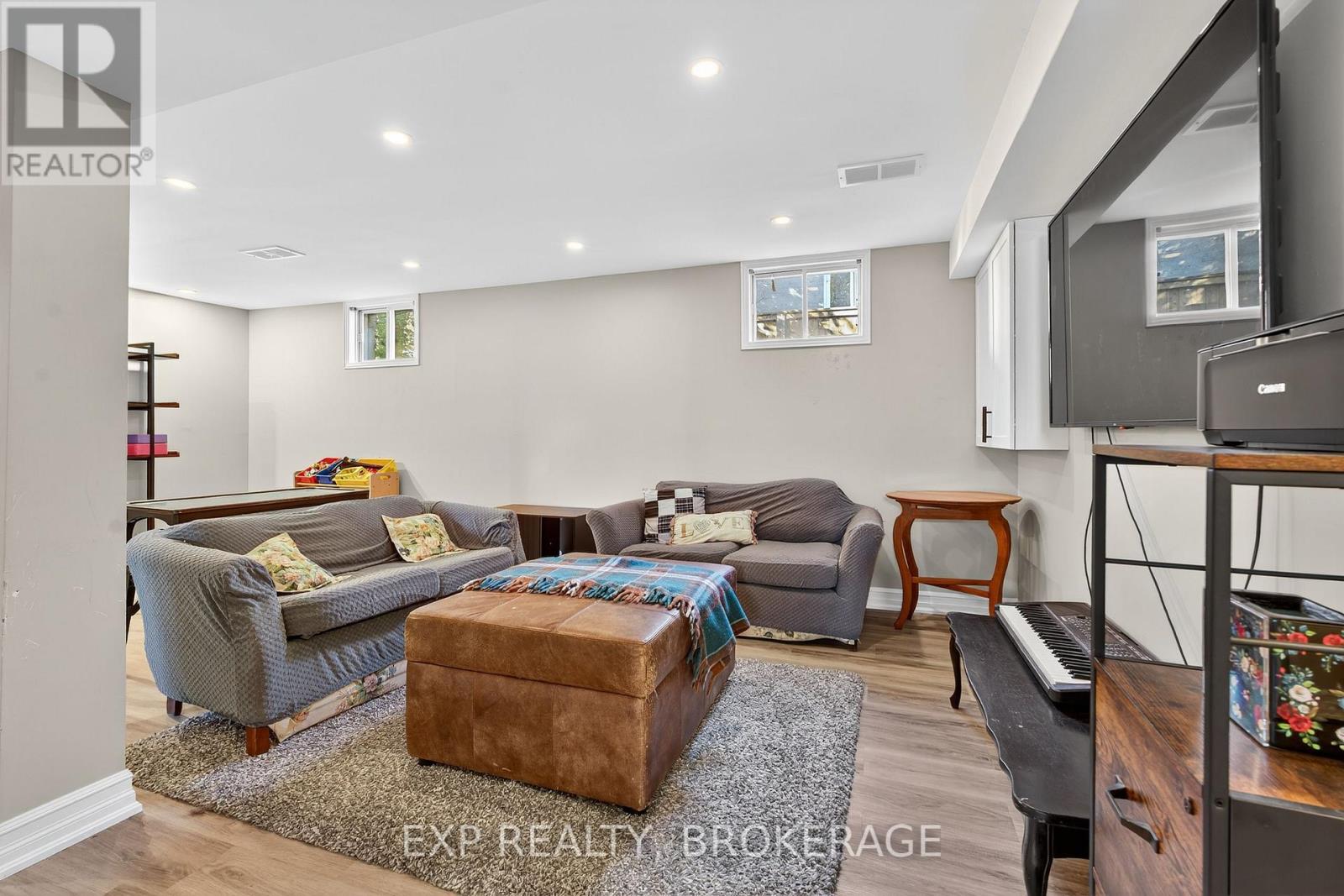 50 Chartwell Crescent, Kingston (Kingston East (Incl Barret Crt)), Ontario  K7K 6P3 - Photo 31 - X12477578
