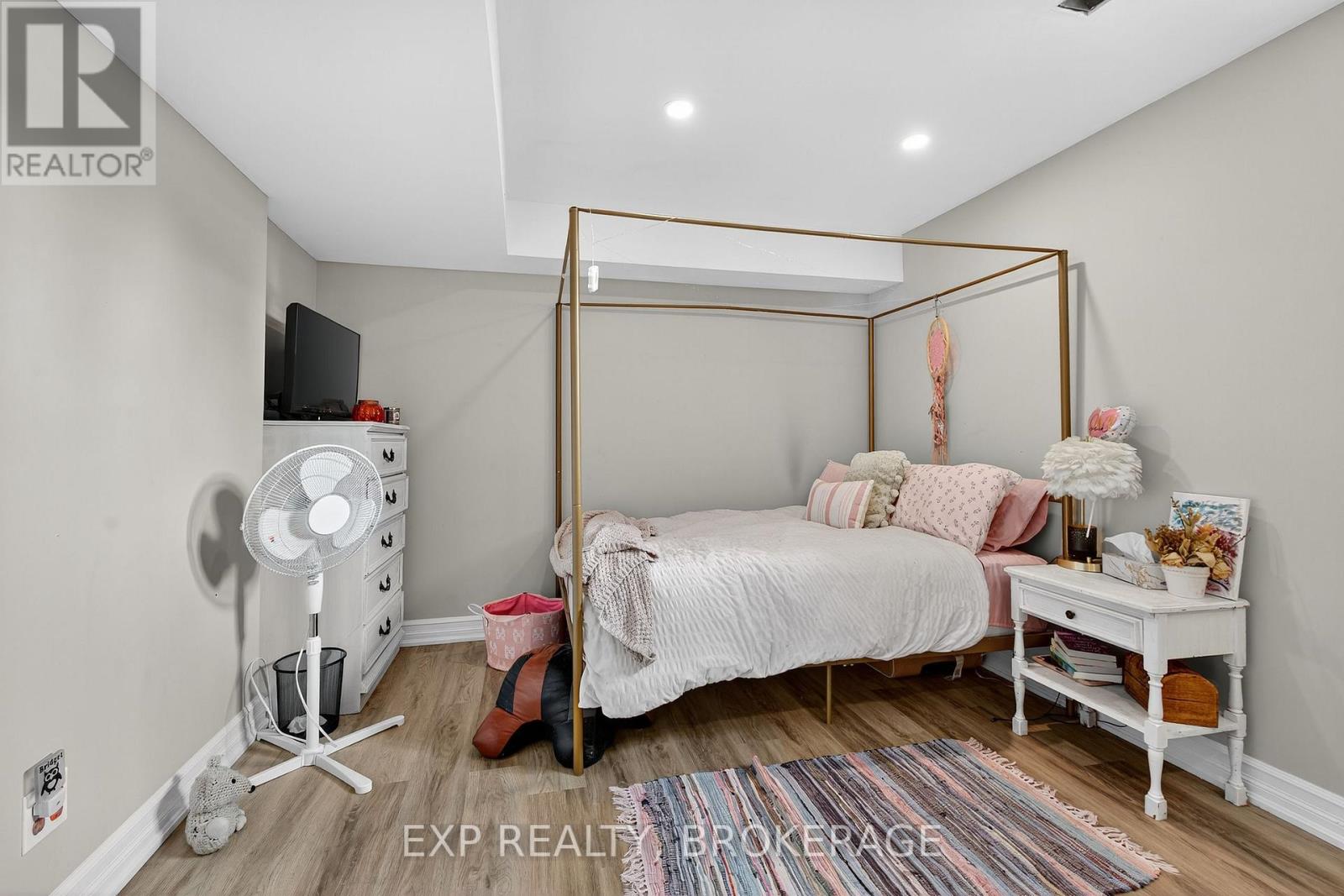 50 Chartwell Crescent, Kingston (Kingston East (Incl Barret Crt)), Ontario  K7K 6P3 - Photo 34 - X12477578