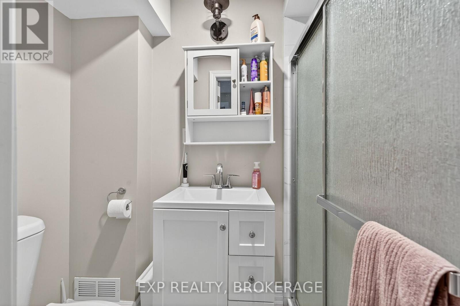 50 Chartwell Crescent, Kingston (Kingston East (Incl Barret Crt)), Ontario  K7K 6P3 - Photo 36 - X12477578