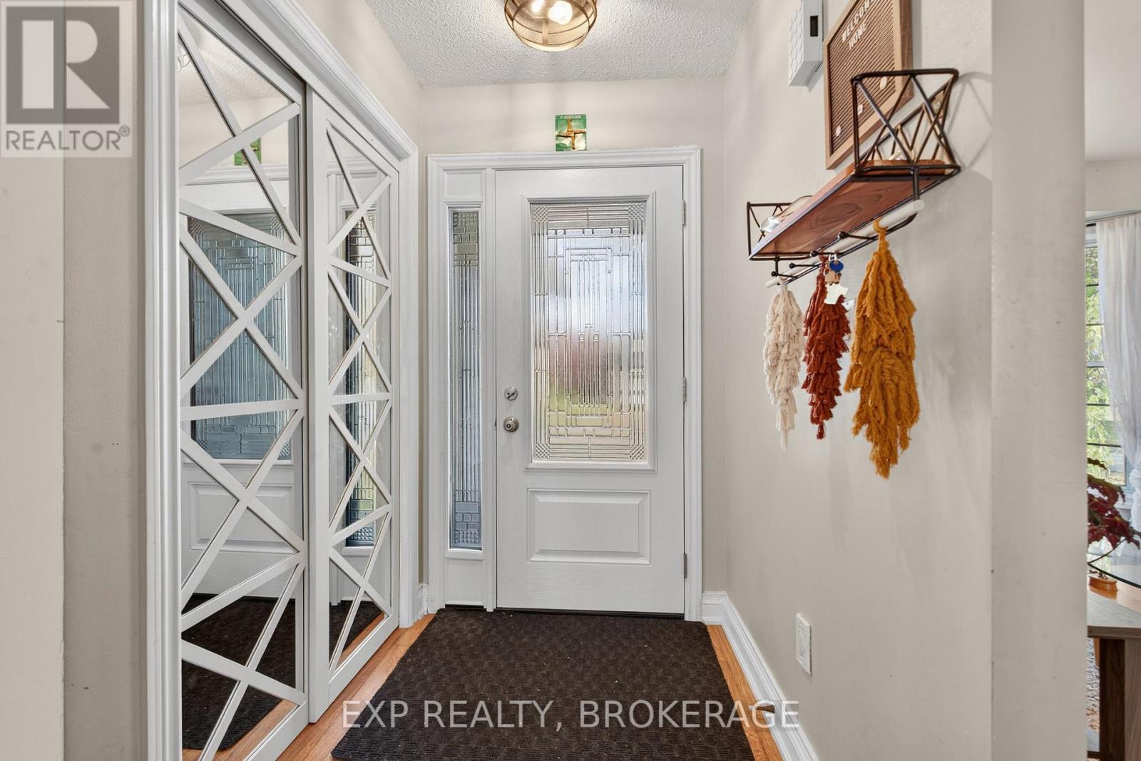 50 Chartwell Crescent, Kingston (Kingston East (Incl Barret Crt)), Ontario  K7K 6P3 - Photo 5 - X12477578