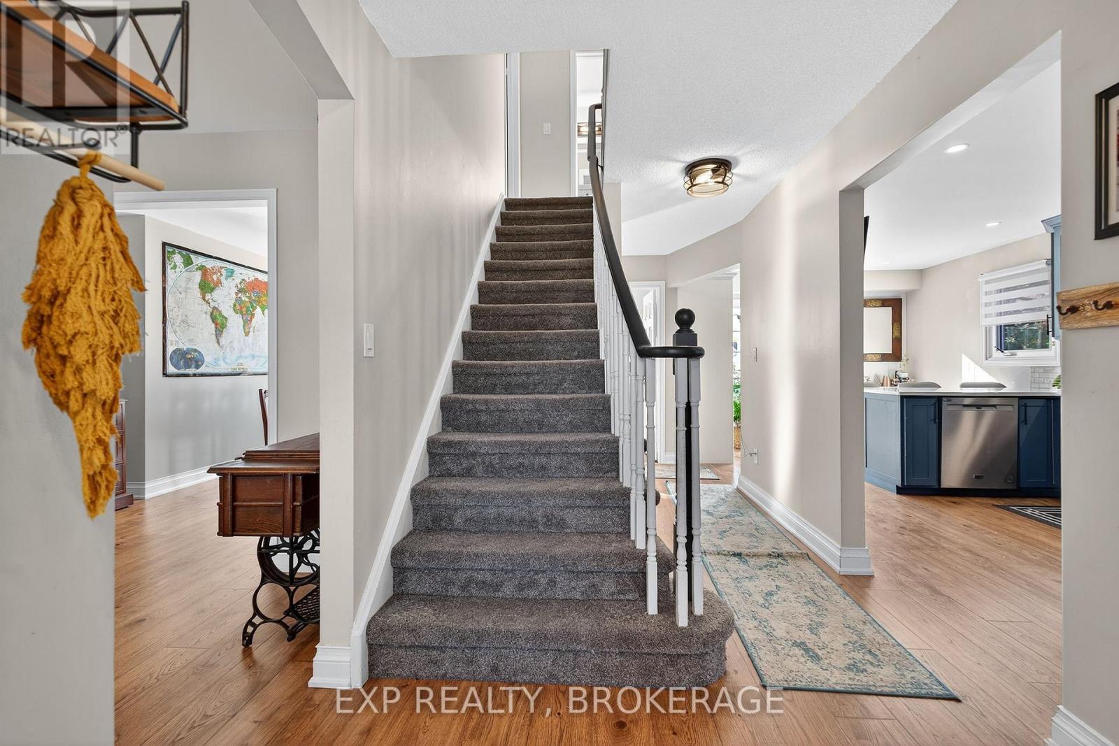50 Chartwell Crescent, Kingston (Kingston East (Incl Barret Crt)), Ontario  K7K 6P3 - Photo 6 - X12477578