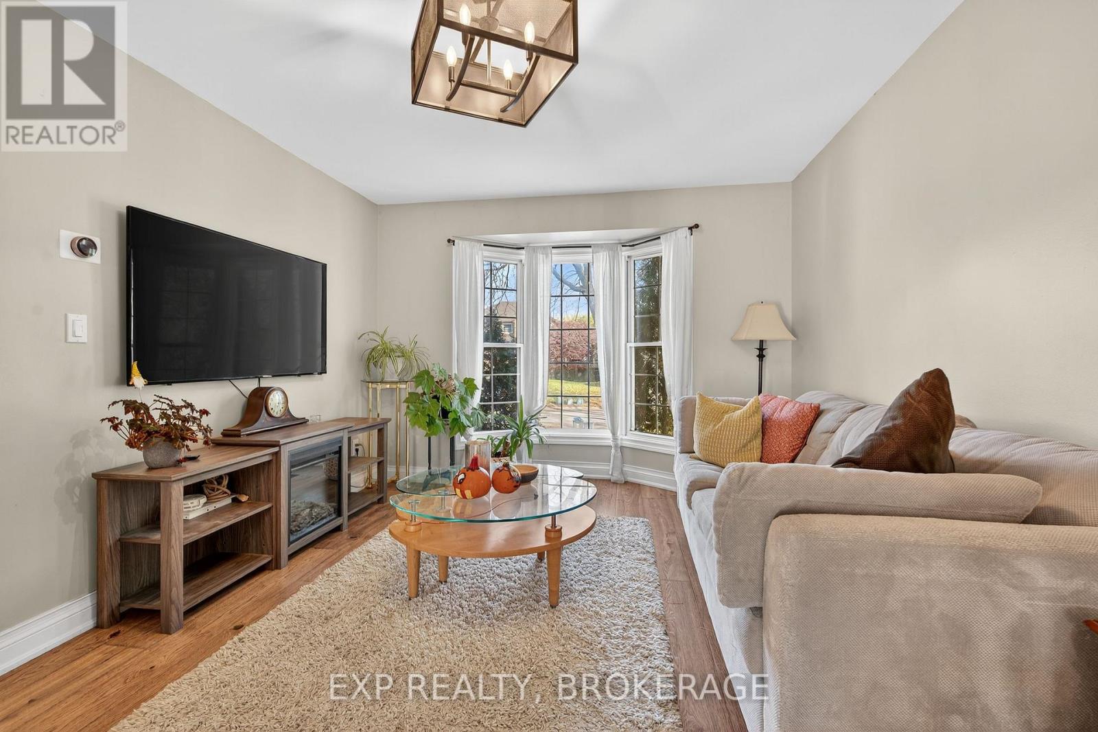 50 Chartwell Crescent, Kingston (Kingston East (Incl Barret Crt)), Ontario  K7K 6P3 - Photo 8 - X12477578