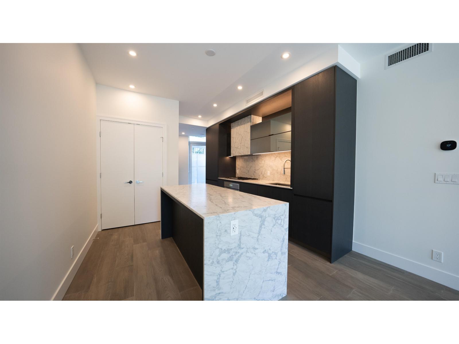 3th 1342 Johnston Road, White Rock, British Columbia  V4B 0C7 - Photo 2 - R3061303