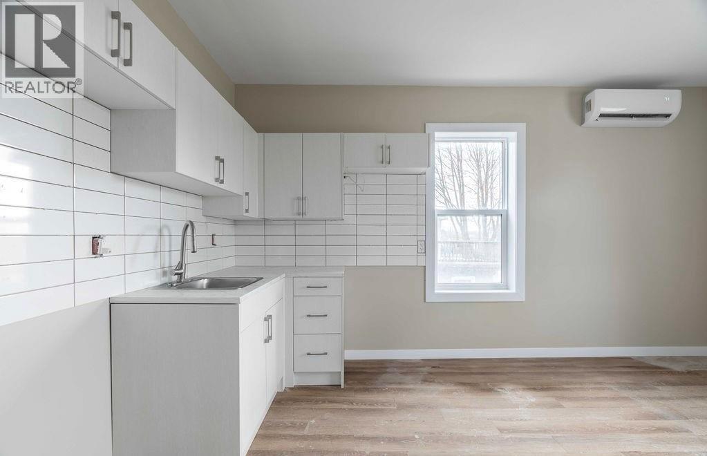 131 Margaret Avenue, Wallaceburg, Ontario  N8A 2B1 - Photo 5 - 25026934