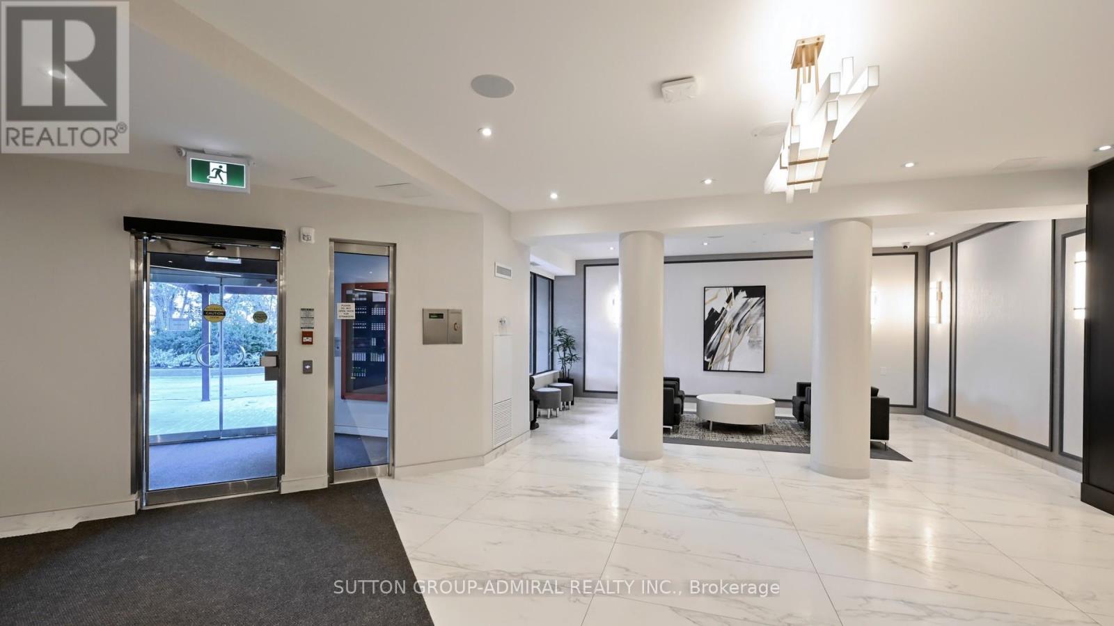 102 - 7460 Bathurst Street, Vaughan, Ontario  L4J 7K9 - Photo 2 - N12372308