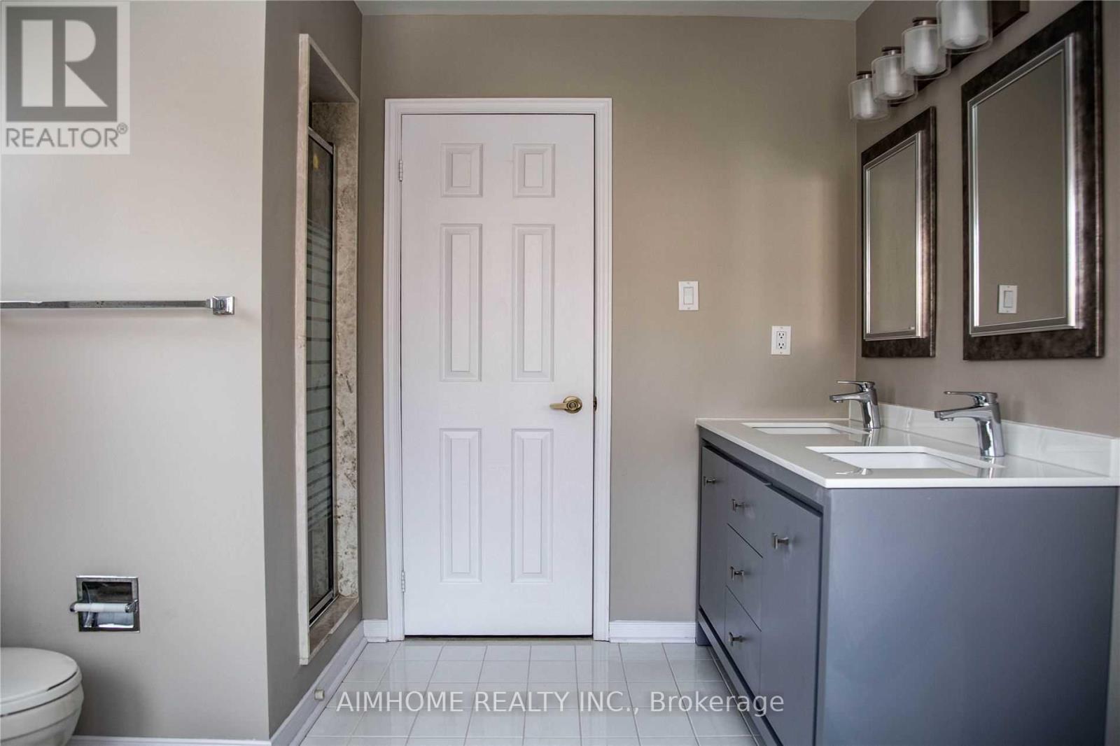 66 Devonsleigh Boulevard, Richmond Hill, Ontario  L4S 1H2 - Photo 12 - N12466078