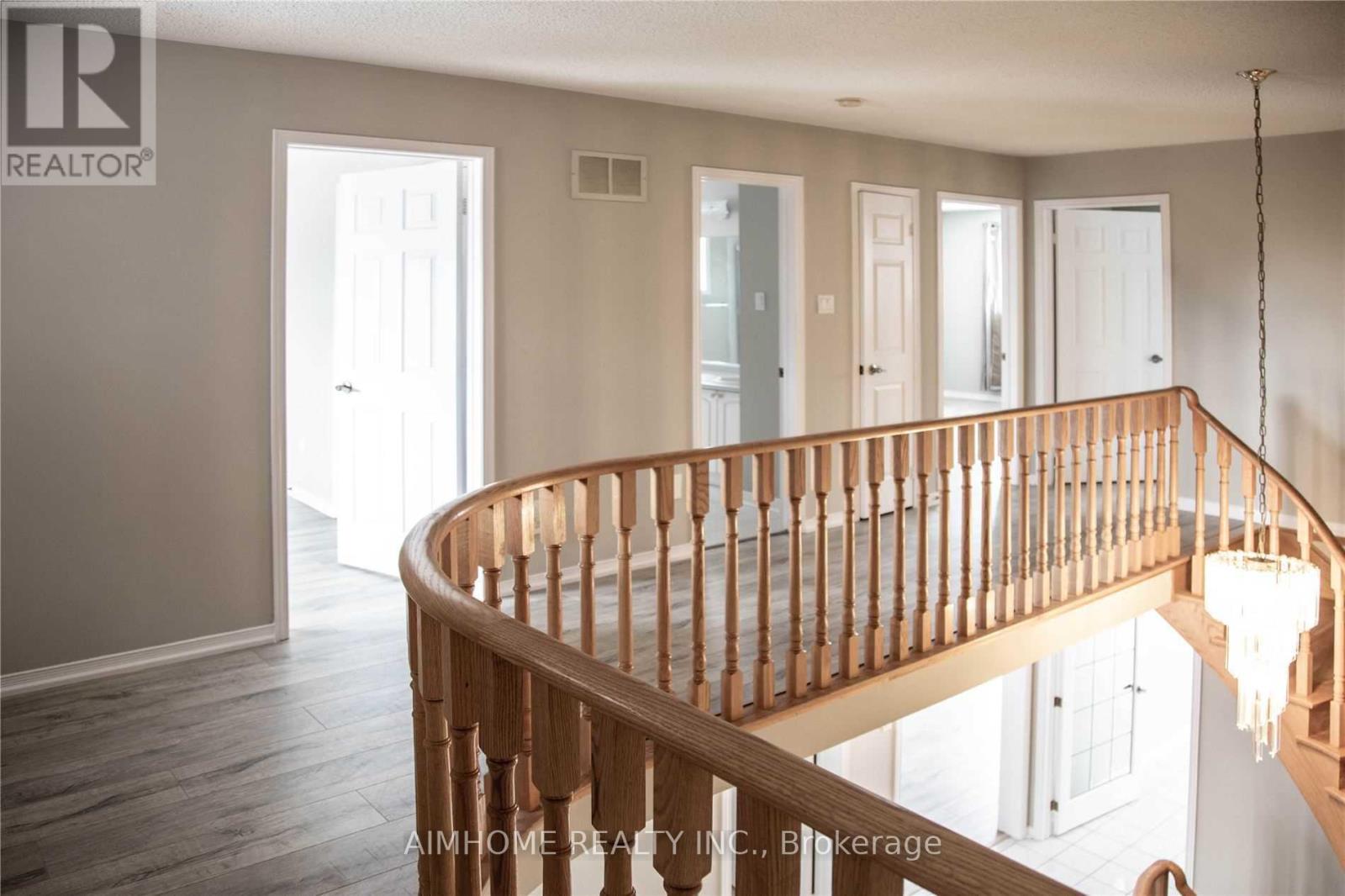 66 Devonsleigh Boulevard, Richmond Hill, Ontario  L4S 1H2 - Photo 9 - N12466078