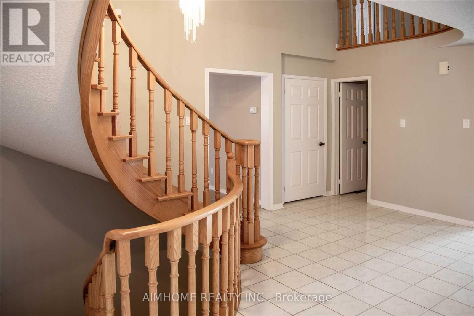 66 Devonsleigh Boulevard, Richmond Hill, Ontario  L4S 1H2 - Photo 8 - N12466078