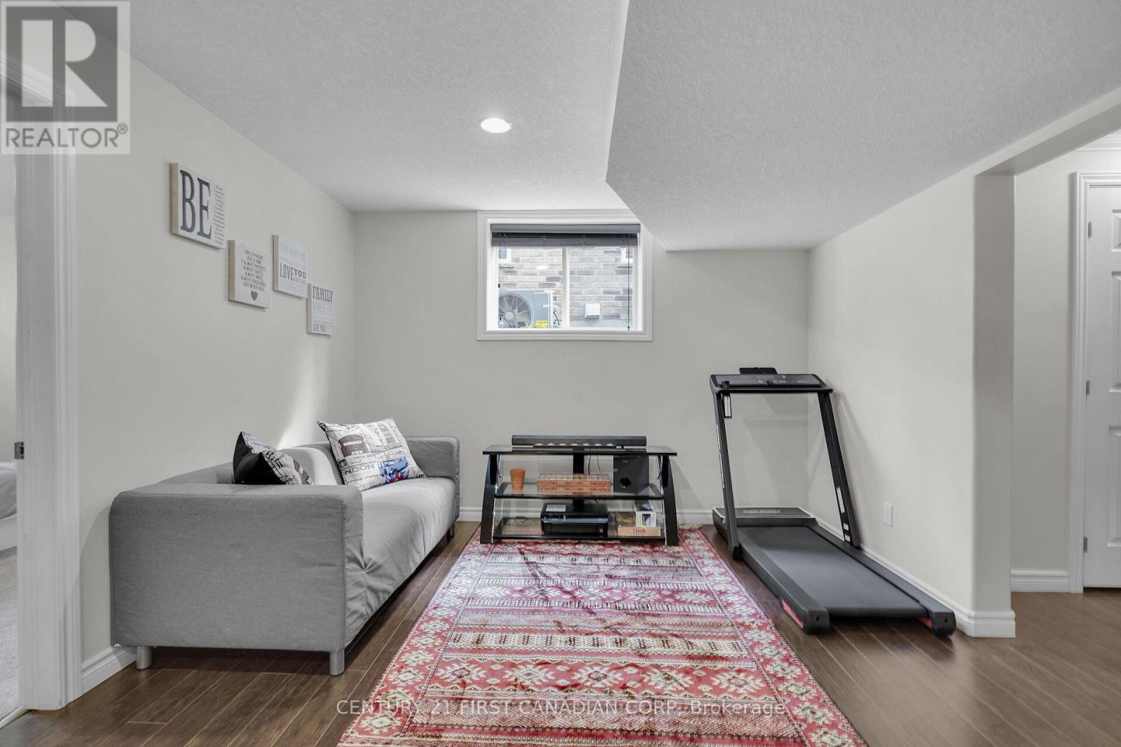 916 Roulston Street, London North, Ontario  N6H 0E6 - Photo 26 - X12477580