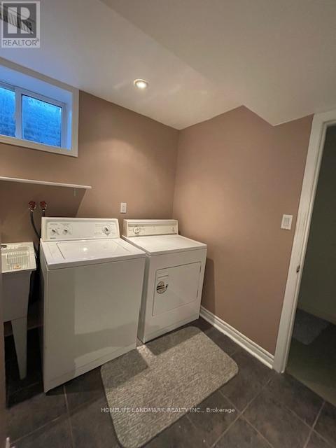 2086 Thornlea Drive, Oakville, Ontario  L6L 1K6 - Photo 26 - W12420298