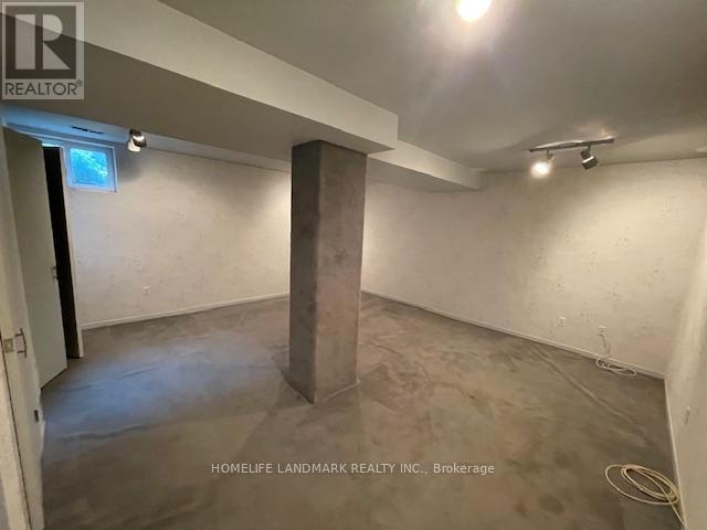 2086 Thornlea Drive, Oakville, Ontario  L6L 1K6 - Photo 22 - W12420298