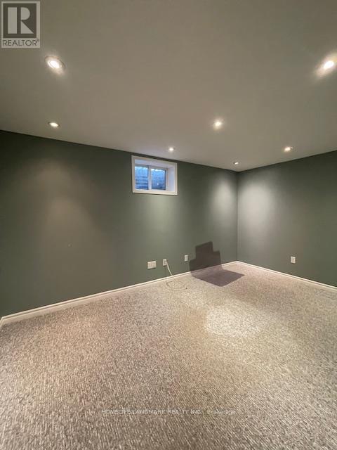 2086 Thornlea Drive, Oakville, Ontario  L6L 1K6 - Photo 24 - W12420298