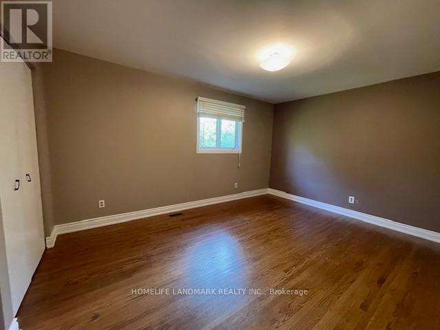 2086 Thornlea Drive, Oakville, Ontario  L6L 1K6 - Photo 18 - W12420298