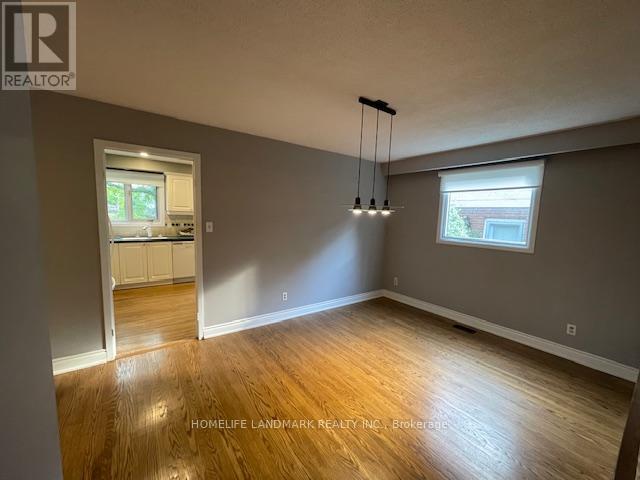 2086 Thornlea Drive, Oakville, Ontario  L6L 1K6 - Photo 8 - W12420298