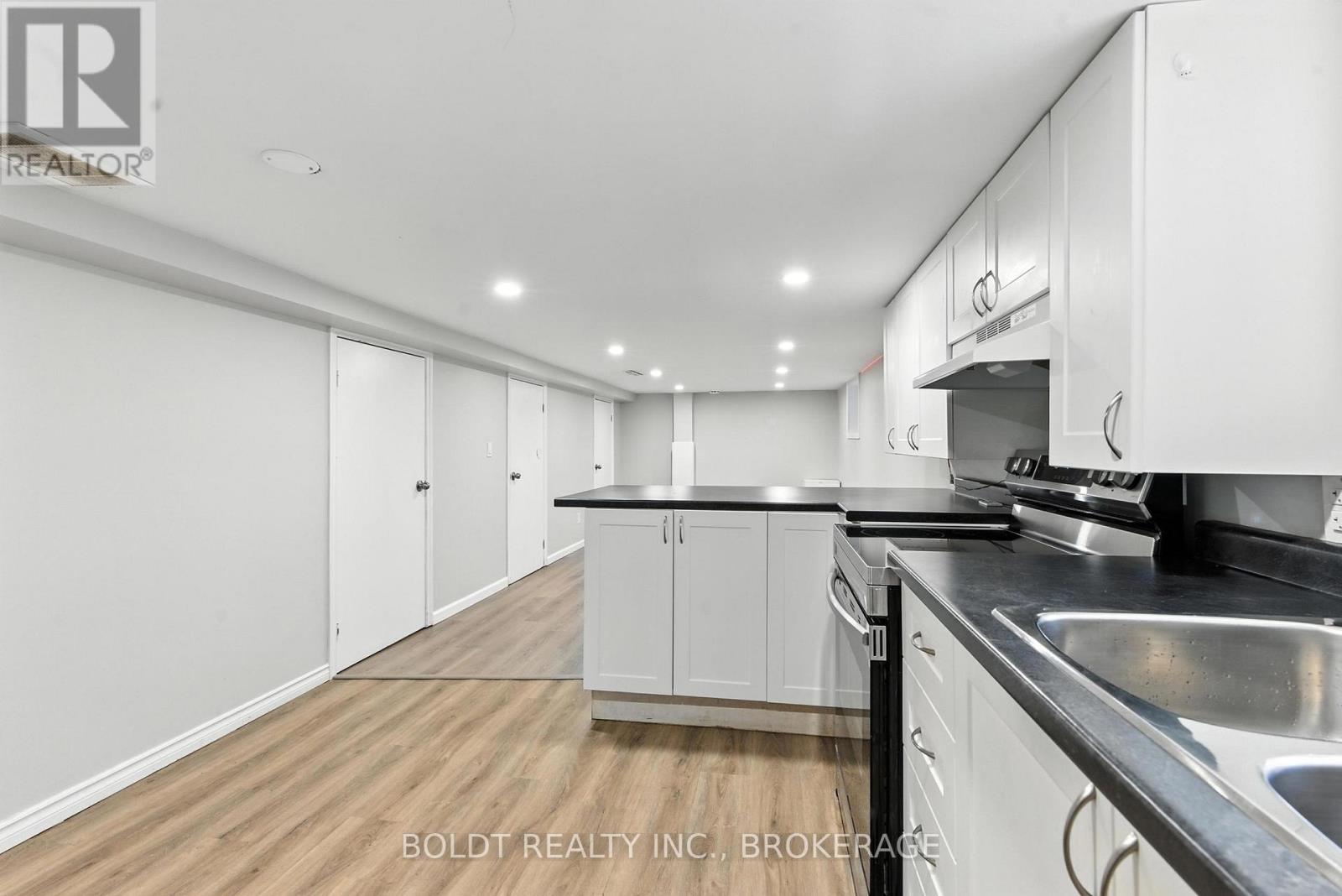 63 Permilla Street, St. Catharines, Ontario  L2S 2G4 - Photo 11 - X12475562