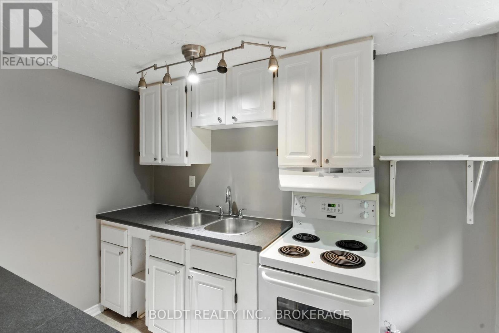 63 Permilla Street, St. Catharines, Ontario  L2S 2G4 - Photo 21 - X12475562