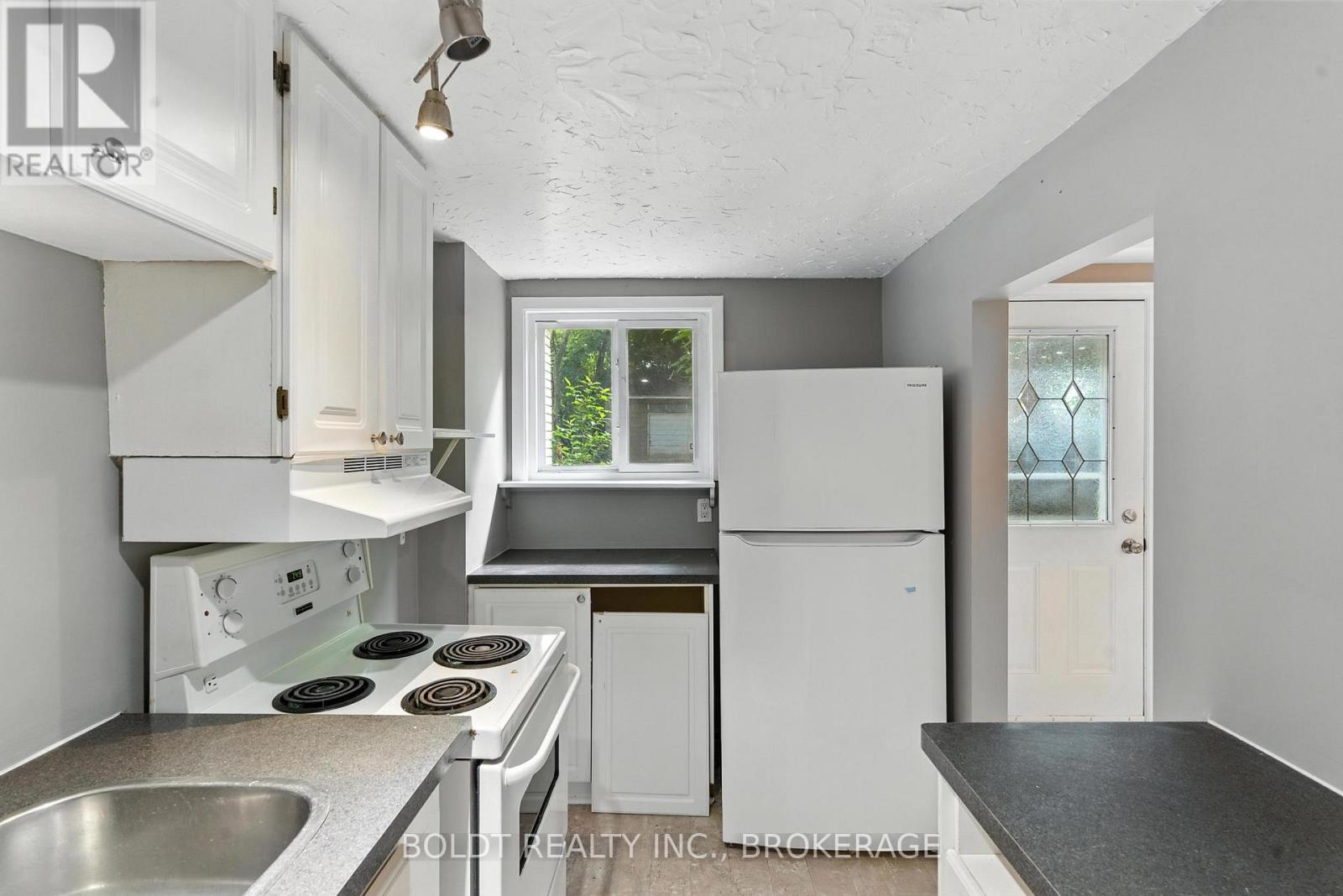63 Permilla Street, St. Catharines, Ontario  L2S 2G4 - Photo 22 - X12475562