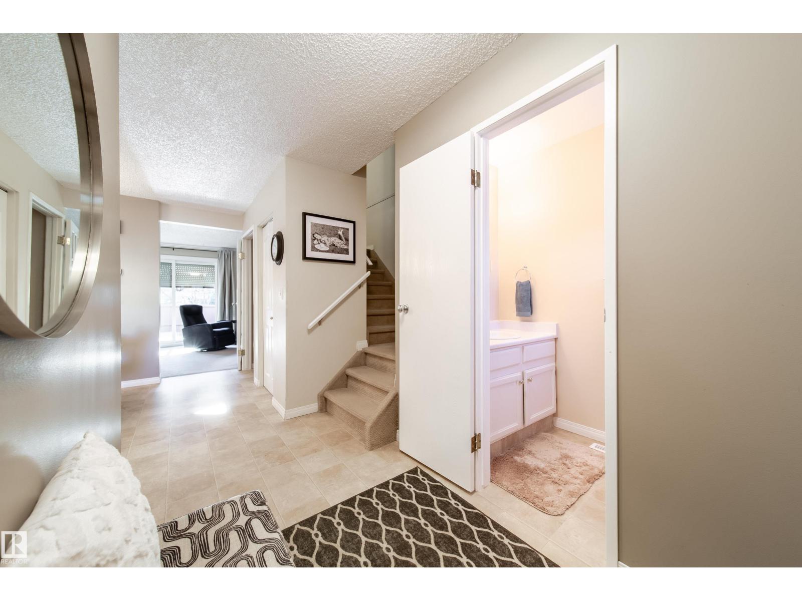 #109 16725 106 St Nw, Edmonton, Alberta  T5X 5G5 - Photo 3 - E4463160