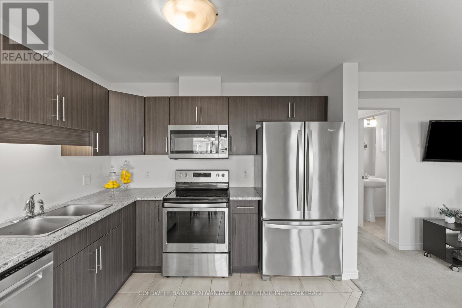 222 Heron Street, Welland, Ontario  L3C 0G7 - Photo 12 - X12477587