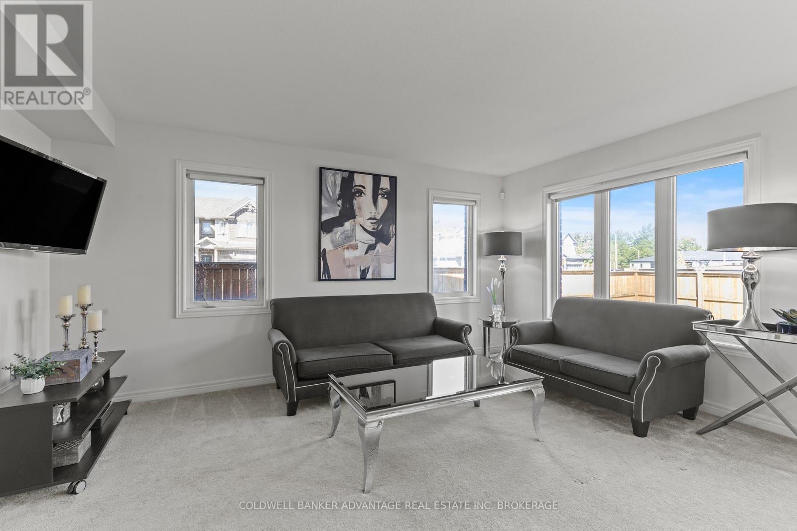 222 Heron Street, Welland, Ontario  L3C 0G7 - Photo 6 - X12477587