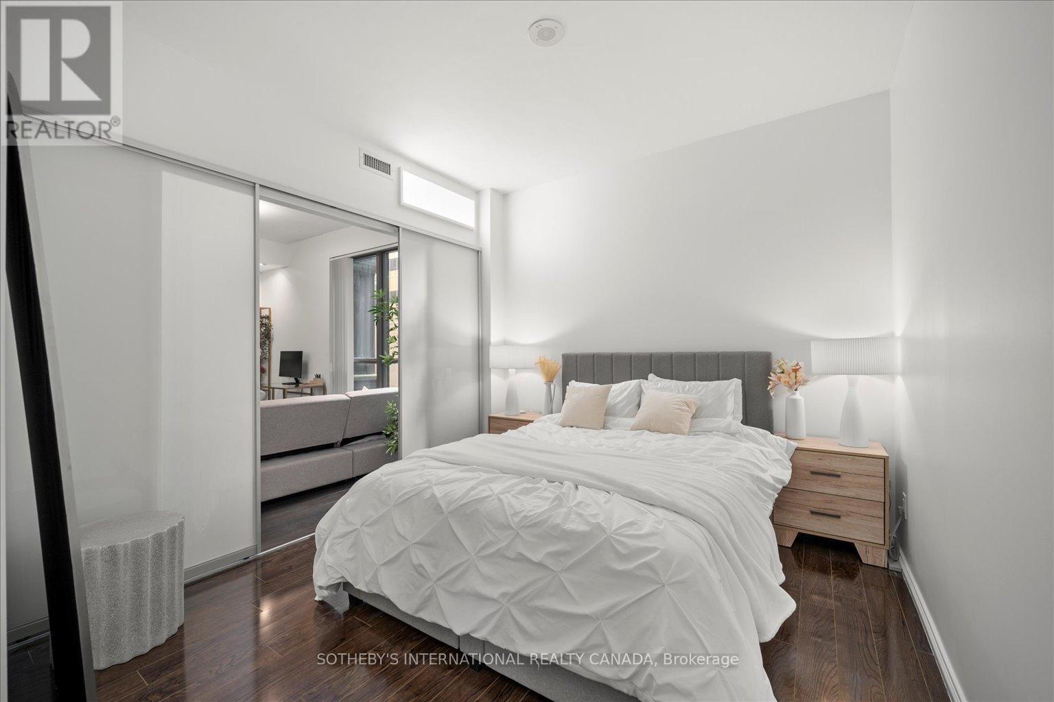 415 - 8 Charlotte Street, Toronto, Ontario  M5V 0K4 - Photo 16 - C12477569