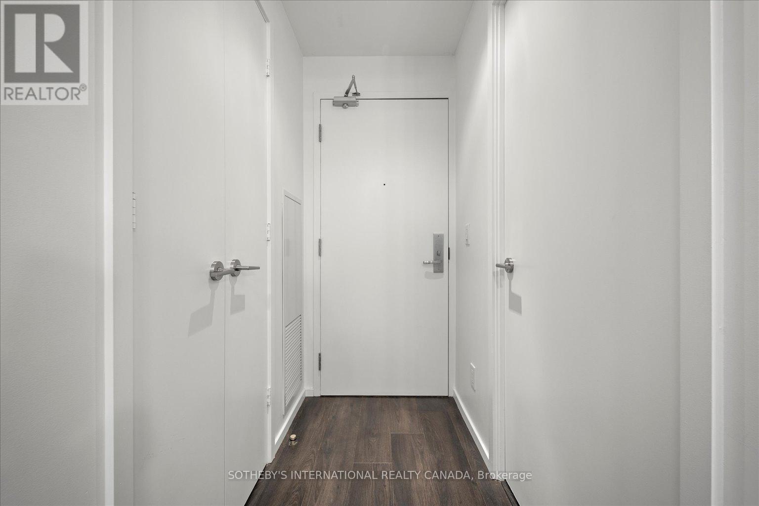 415 - 8 Charlotte Street, Toronto, Ontario  M5V 0K4 - Photo 2 - C12477569