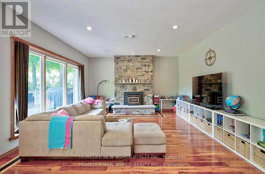 7 Sulgrave Crescent, Toronto, Ontario  M2L 1W5 - Photo 16 - C12477591