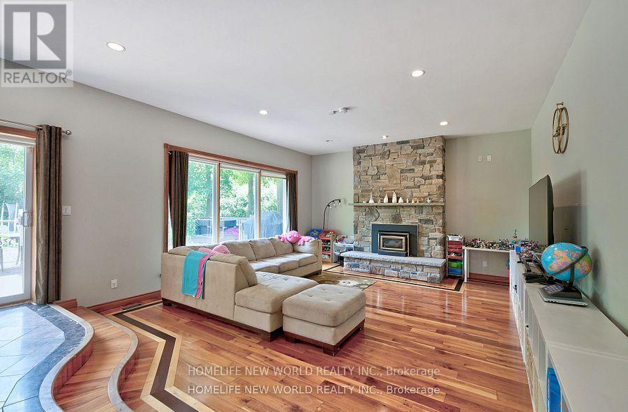 7 Sulgrave Crescent, Toronto, Ontario  M2L 1W5 - Photo 17 - C12477591