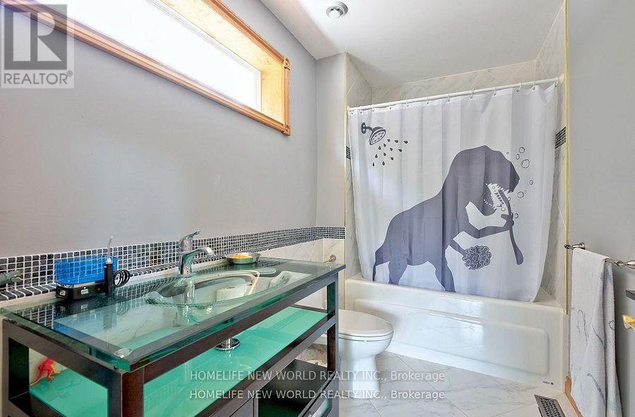 7 Sulgrave Crescent, Toronto, Ontario  M2L 1W5 - Photo 31 - C12477591