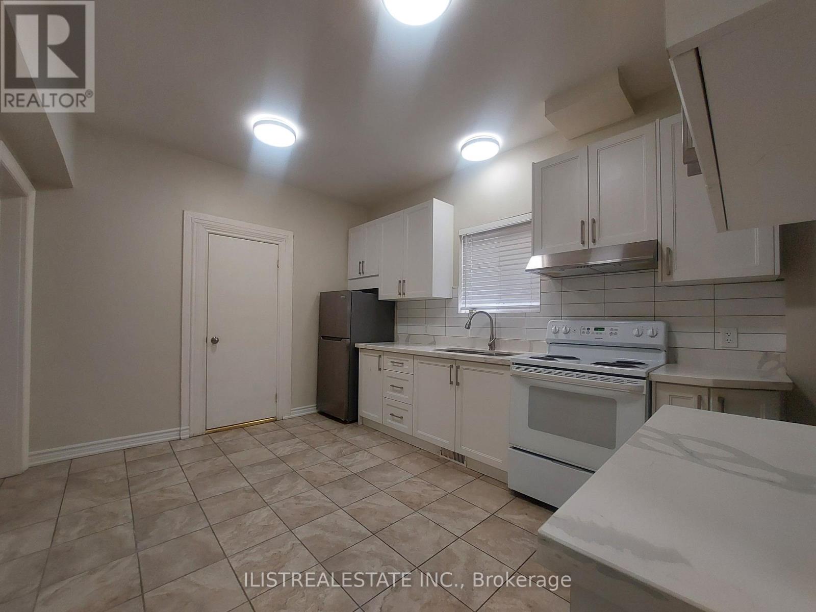 222 Athol Street E, Oshawa, Ontario  L1H 1K3 - Photo 3 - E12477582