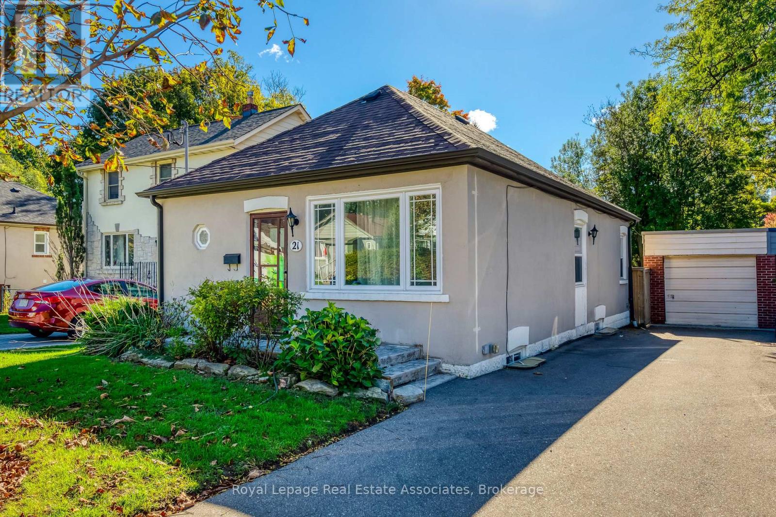 21 BRENTON STREET, Toronto, Ontario