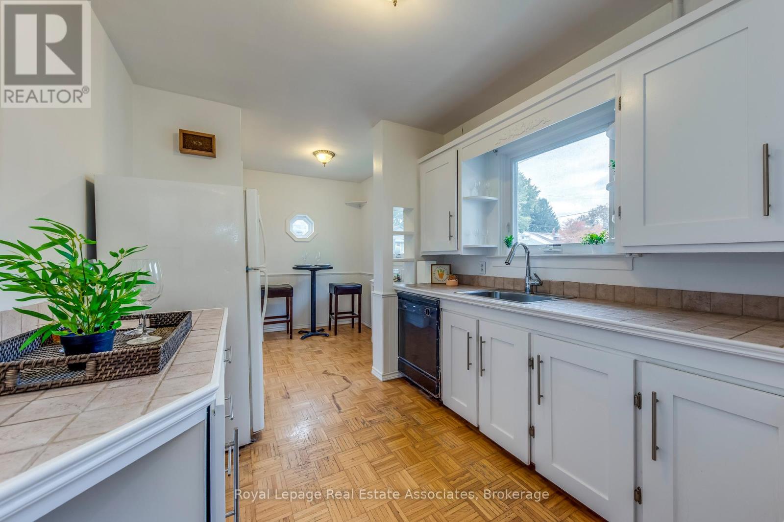 21 Brenton Street, Toronto, Ontario  M4B 1E1 - Photo 17 - E12477585