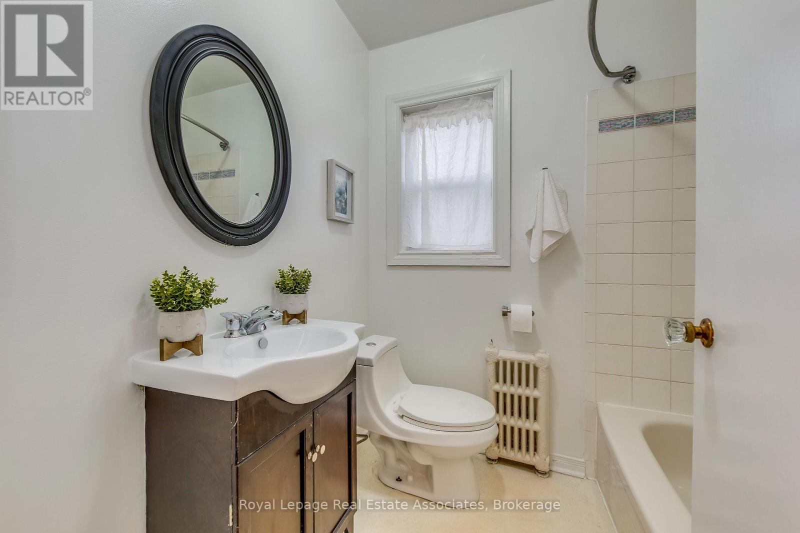 21 Brenton Street, Toronto, Ontario  M4B 1E1 - Photo 29 - E12477585