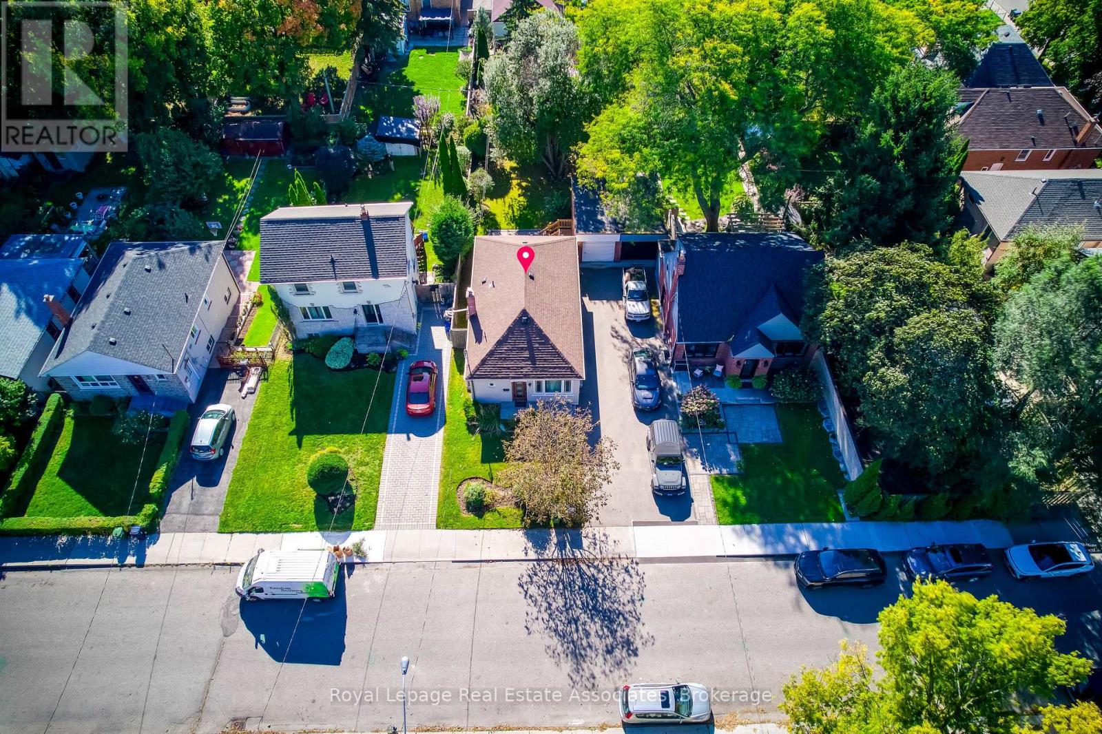 21 Brenton Street, Toronto, Ontario  M4B 1E1 - Photo 3 - E12477585