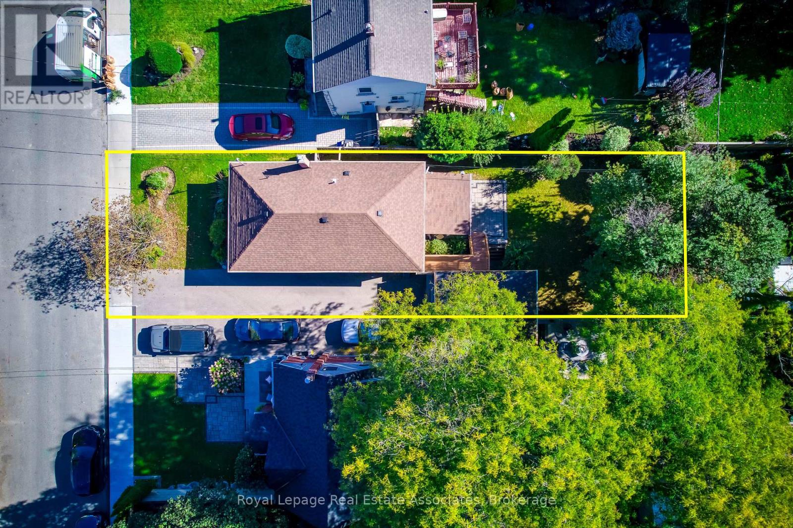 21 Brenton Street, Toronto, Ontario  M4B 1E1 - Photo 4 - E12477585