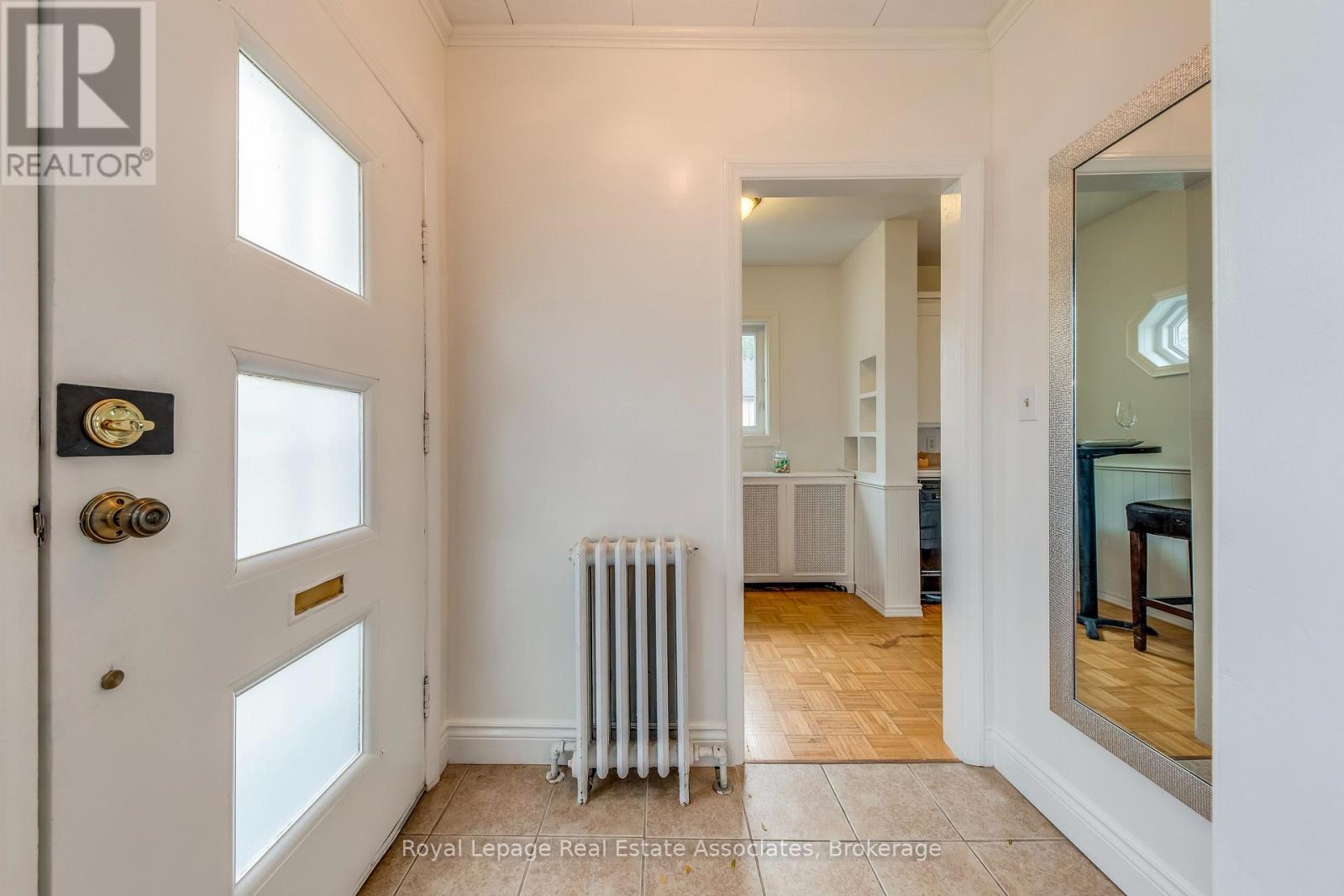 21 Brenton Street, Toronto, Ontario  M4B 1E1 - Photo 8 - E12477585